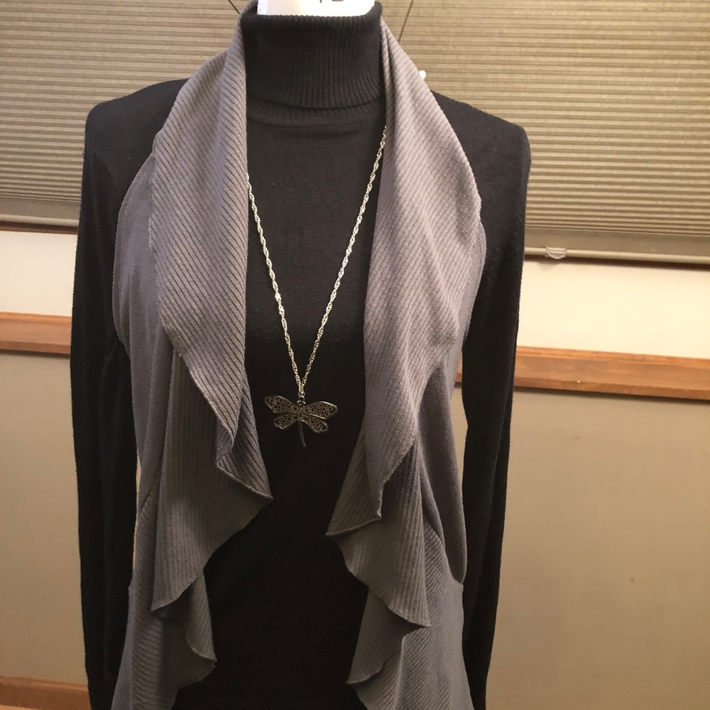 sweater - Picture 2 of 4